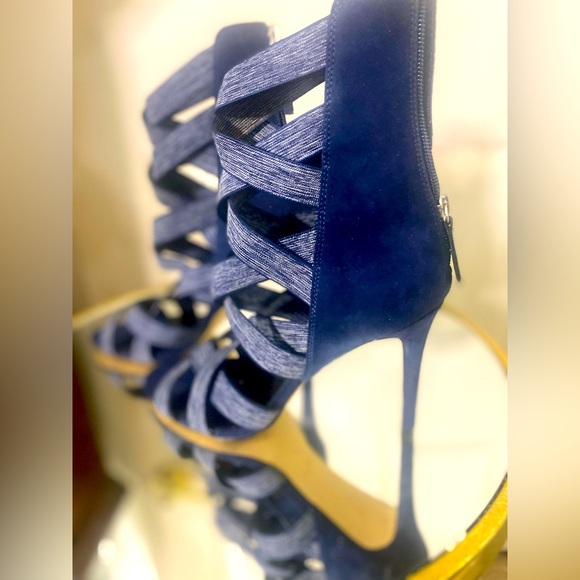 💙GOOD CONDITION!💙 Data by Zendaya | Size: 9 | Blue Denim | Height: 3.5 in. - Picture 8 of 15